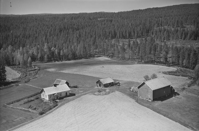Sagen (Sjurderudsagen) 34/33 Bergesidevegen 761. Foto: Widerøe AS 1958.